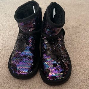 Sequin boots (purple black and blue switch to black) barely worn girls size 1